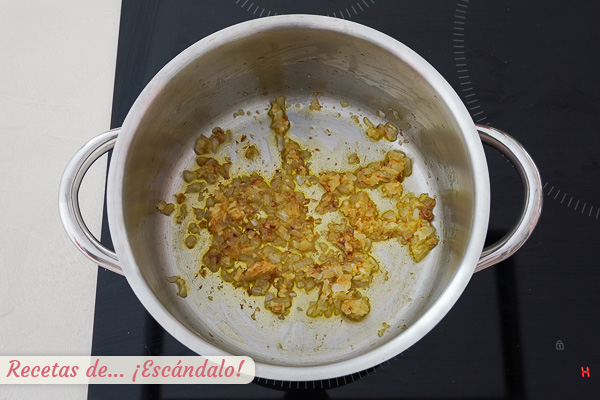 Sofrito ajos y cebolla salsa napolitana