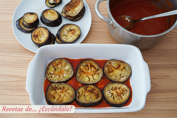 Berenjenas con salsa de tomate parmigiana