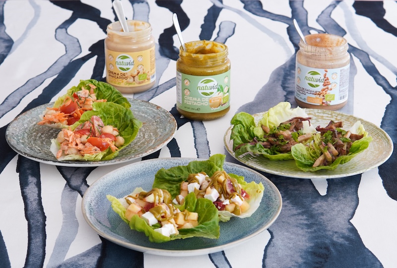 Ssam coreanos de lechuga y ensalada